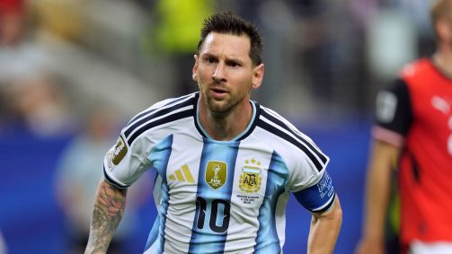 Messi faz história, Argentina vence Áustria e vai ao mata-mata da Copa | CNN Brasil