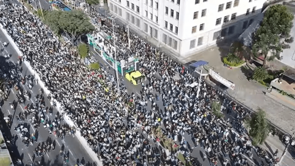 Marcha para Jesus tem Flávio, Tarcísio e Messias em trio no centro de SP