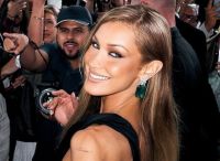 Bella Hadid abre o jogo sobre doença de Lyme: “Um dia após o outro”