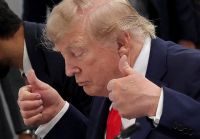 Trump ameaça tarifa de 100% a quem cobrar impostos sobre serviços digitais