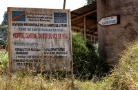 Homens armados retiram mulher e filha de clínica de ebola na RD Congo