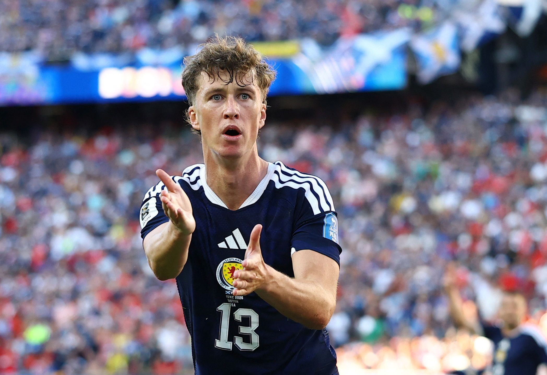 Jack Hendry, zagueiro da Escócia na Copa do Mundo • Foto: REUTERS/Peter Cziborra