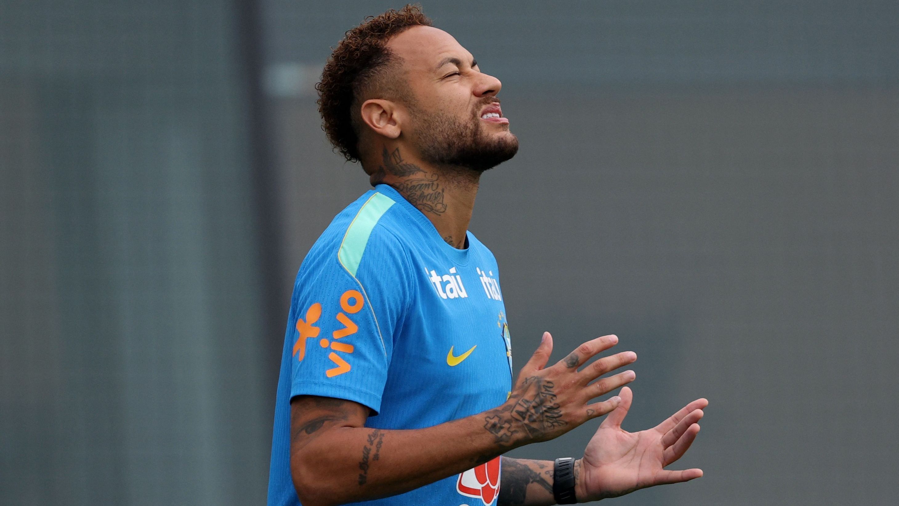 Neymar durante treino da seleção brasileira em Nova Jersey