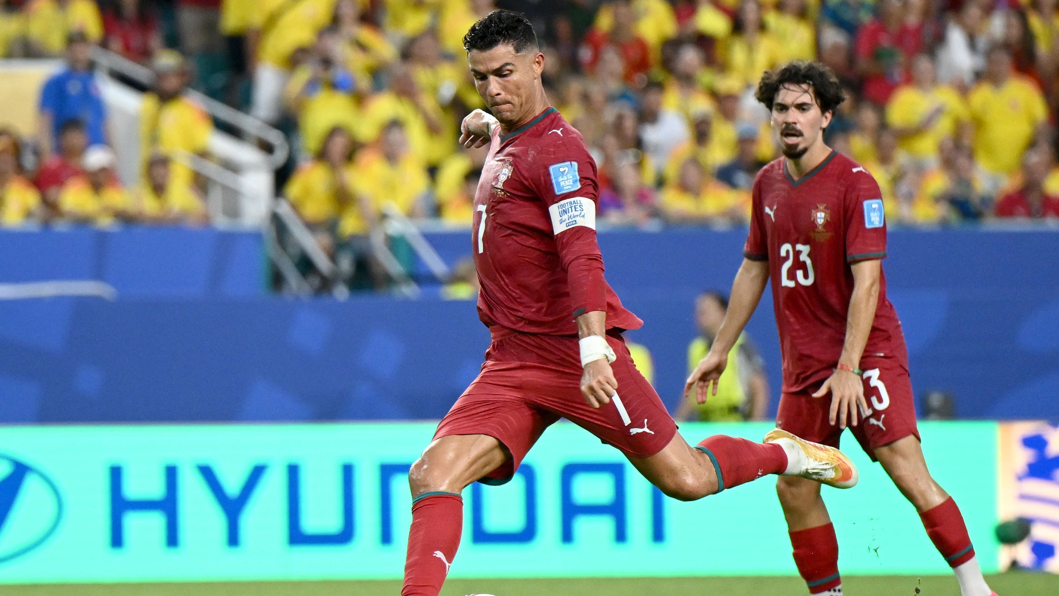 A Colômbia confirmou a liderança do Grupo K da Copa do Mundo de 2026 ao empatar em 0 a 0 com Portugal, nesta sexta-feira (26), no Hard Rock Stadium, em Miami