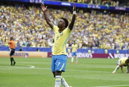 Vini Jr. reage à vitória do Brasil sobre o Japão e classificação na Copa