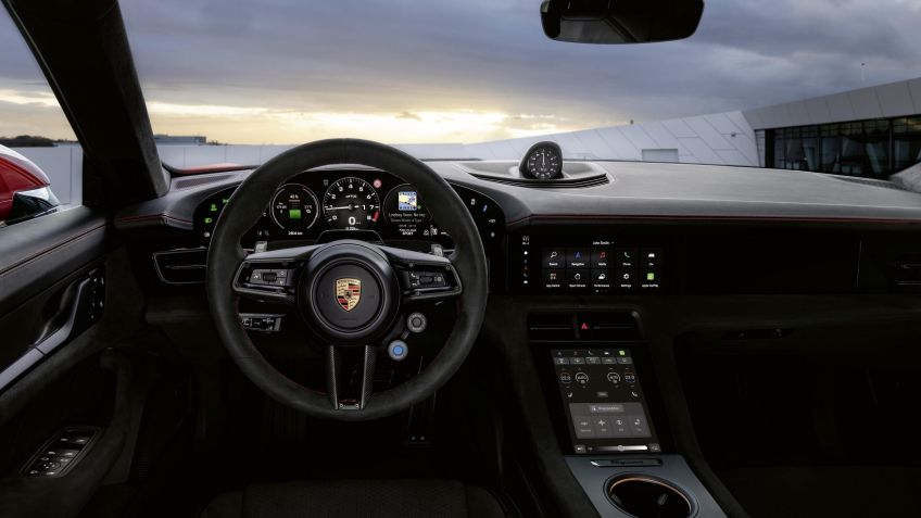 Interior do Porsche Taycan GTS 2027 • Divulgação / Porsche