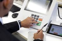 Com 23% do eleitorado, voto 60+ ganha destaque, avaliam especialistas