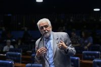 Quem é o senador Jaques Wagner, alvo de operação no caso Master