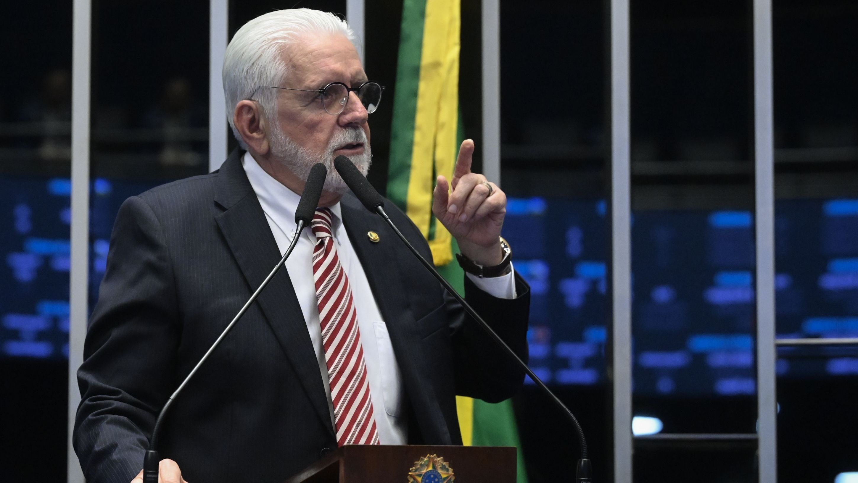 Imagem de destaque do post: Jaques Wagner se colocou à disposição de Mendonça para esclarecimentos