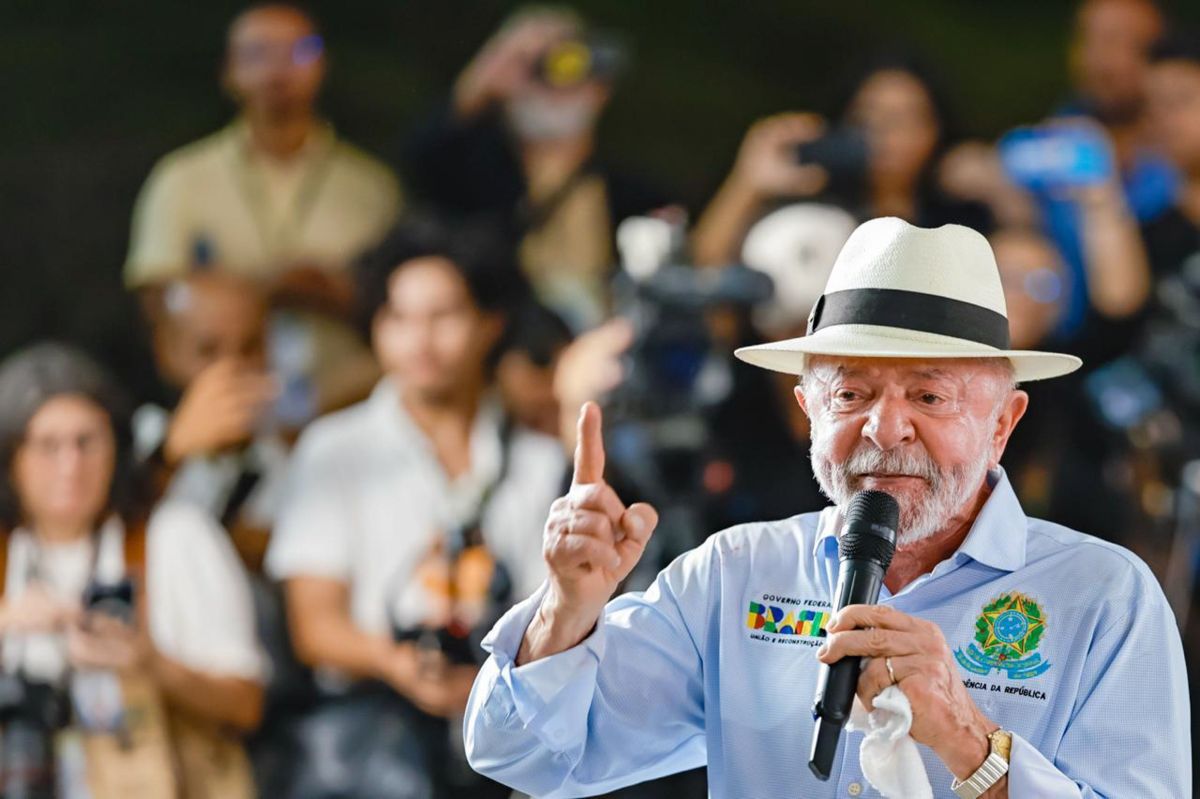 Datafolha: Flávio Bolsonaro tem 47% de rejeição, e Lula, 45%