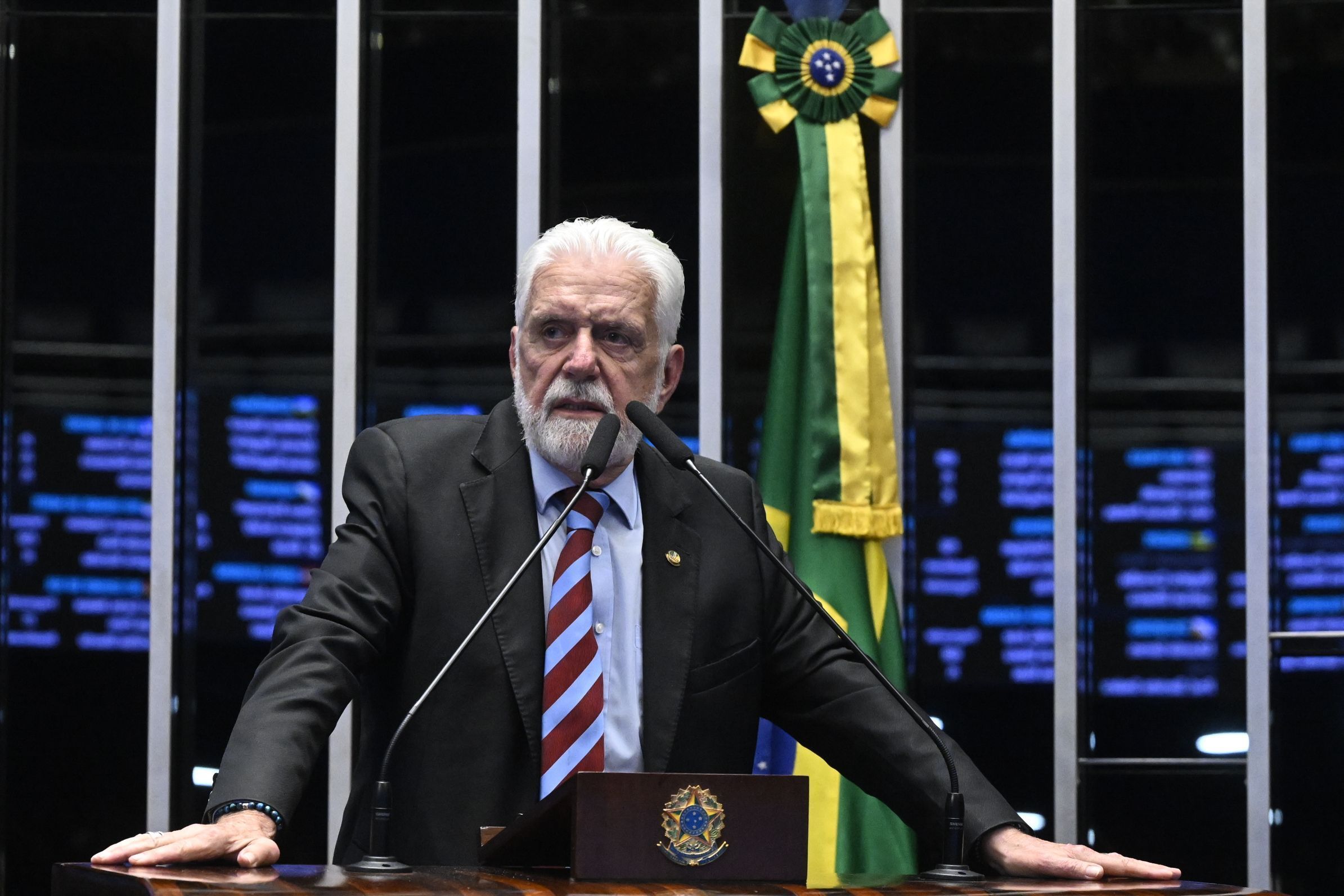 Imagem de destaque do post: Petistas dão "voto de confiança" a Wagner após envolvimento com Master