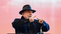 Em SC, Lula critica Jorginho Mello: "Qual a qualidade da massa encefálica?"