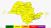 Tempo muda bruscamente em São Paulo e alerta de chuva moderada é emitido