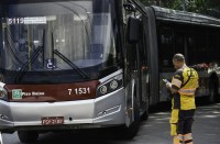 Fim da 6x1 pode elevar tarifas de ônibus, diz presidente da CNT