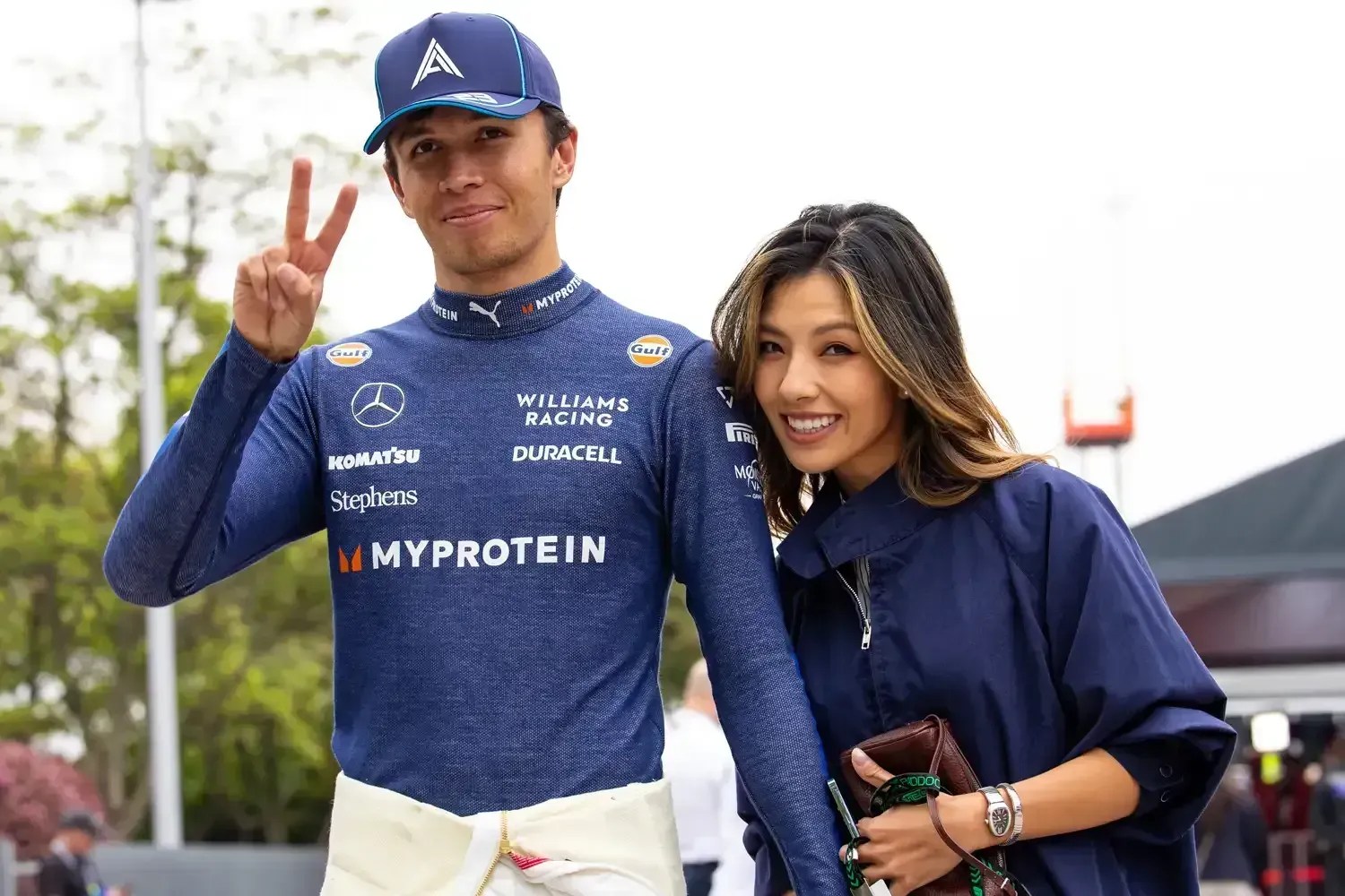 Alex Albon e Lily Muni • Getty Images/Kym Illman