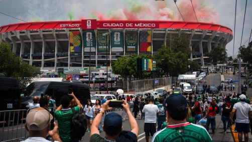 Arredores do Estádio Cidade do México antes da estreia da Copa do Mundo
