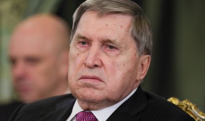 Assessor russo Yuri Ushakov no Kremlin
