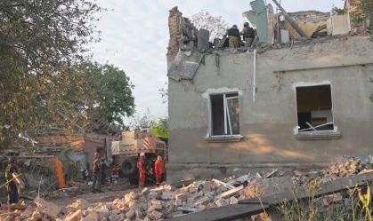Ataque da Rússia atinge casa em Kharkiv