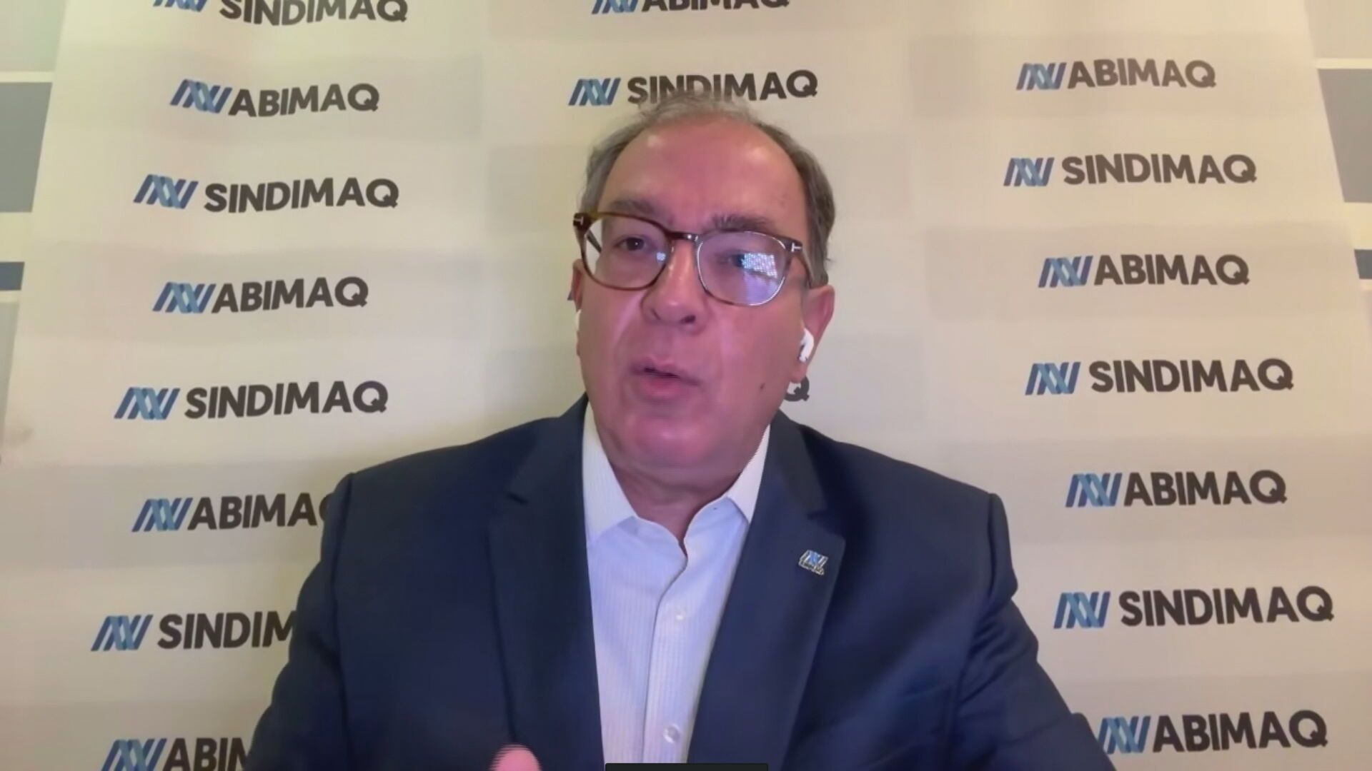 Redução da escala de trabalho vai gerar custo para todos, diz Abimaq