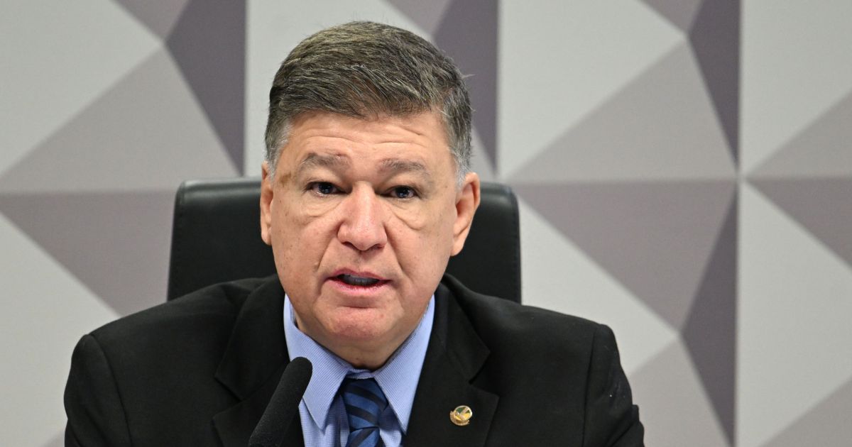 Senador propõe escala 4×3 para profissionais da saúde e segurança