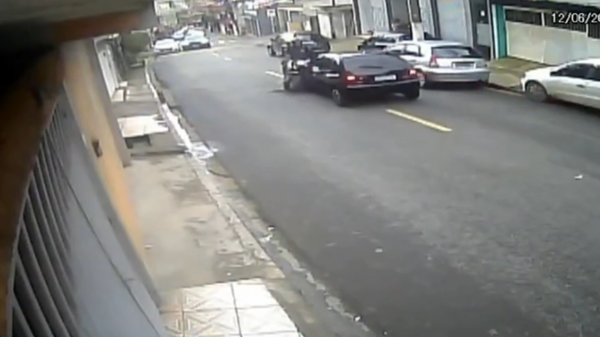 POLICIAL COLIDE MOTO