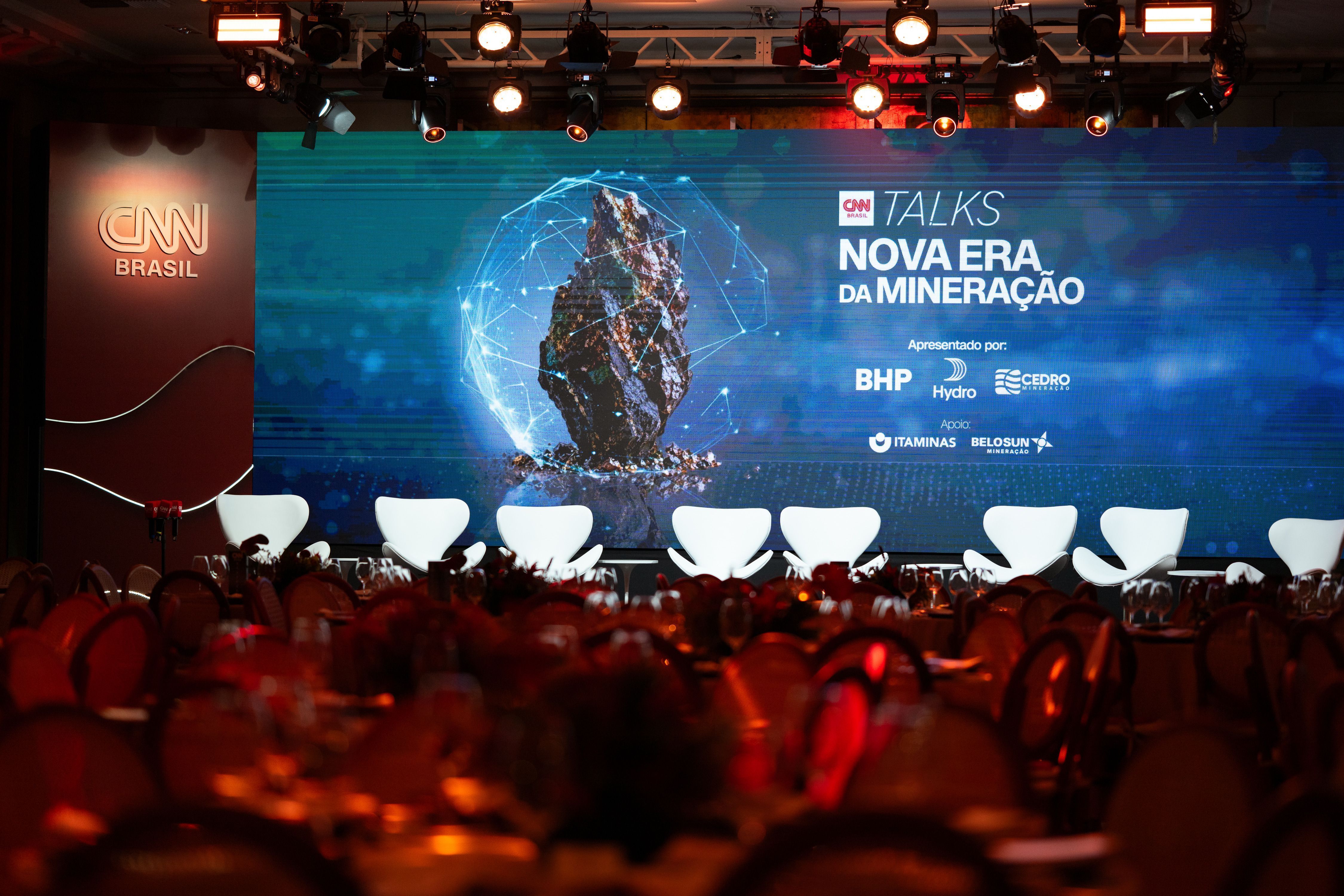 Evento CNN Talks - Nova Era da Mineração, mostra painel com o título