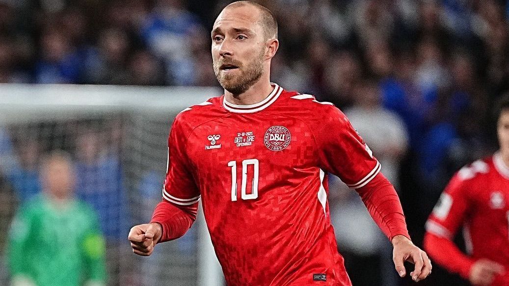 Eriksen jogando pela Dinamarca