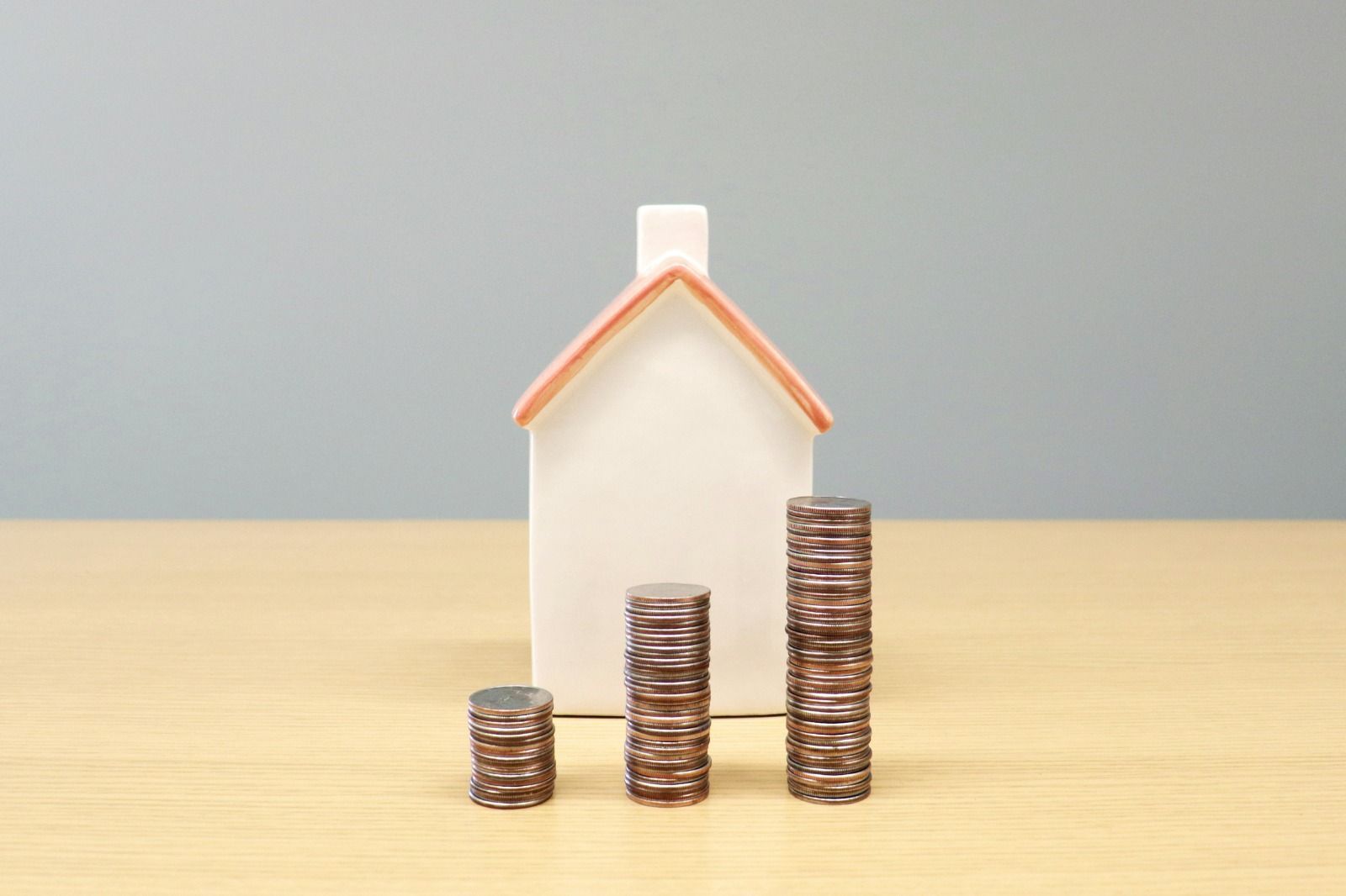 Antes de financiar um imóvel, especialistas recomendam avaliar a renda, construir uma reserva financeira e considerar todos os custos envolvidos na compra