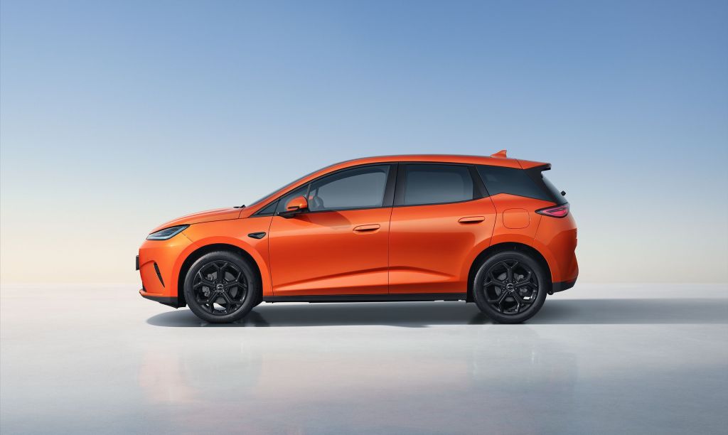 BYD Dolphin G DM-i híbrido plug-in chega primeiro à Europa