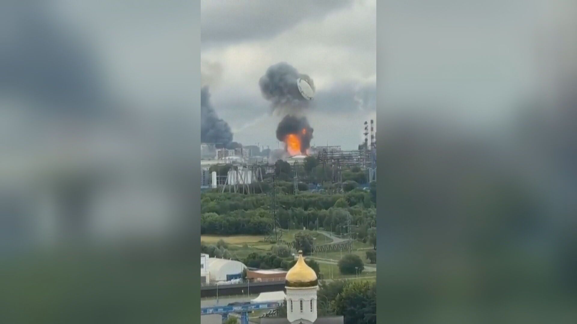 Drones ucranianos atingem refinaria de petróleo de Moscou pela segunda vez em uma semana