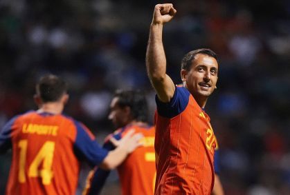 Espanha vence Peru e chega embalada para a Copa do Mundo