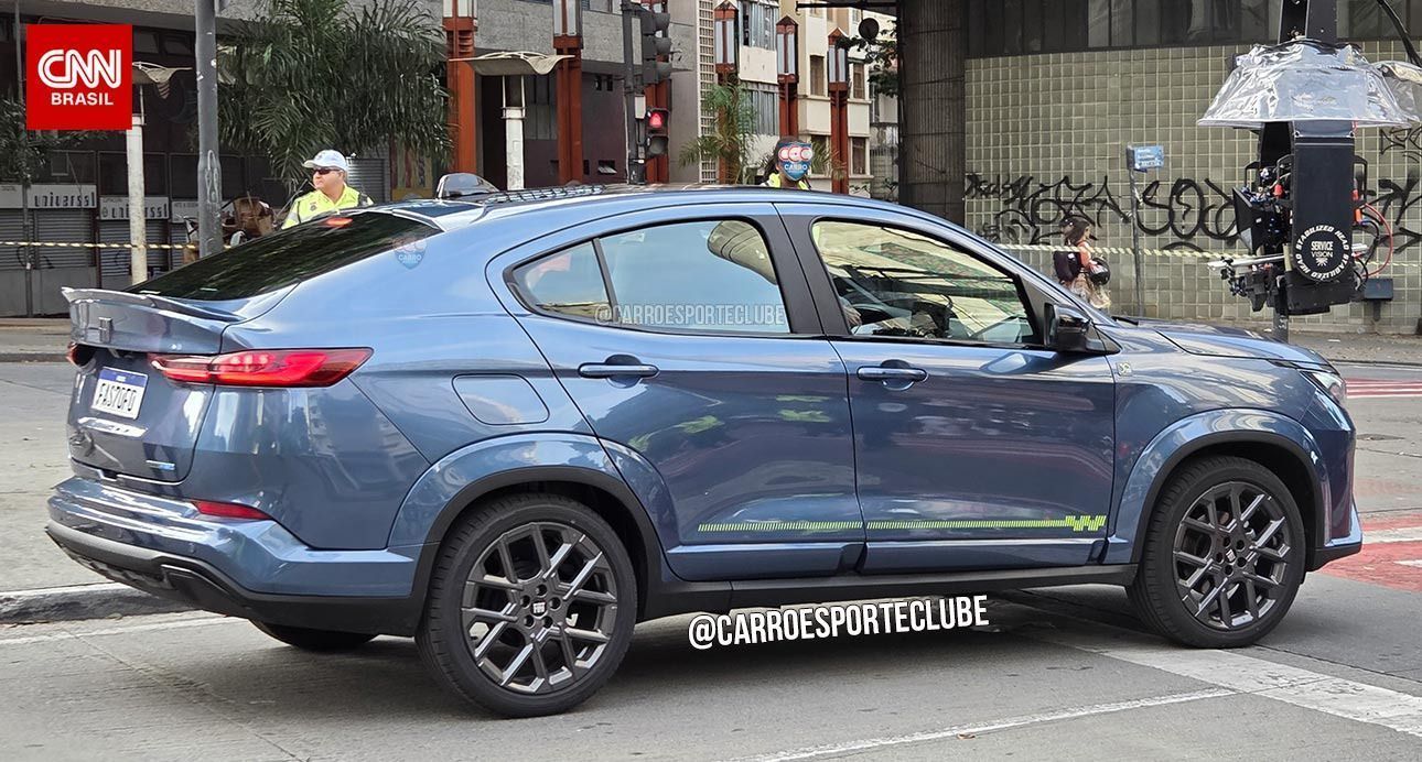Fiat Fastback 2027 Edição 50 Anos flagrado em Belo Horizonte • Thiago Ventura/CNN