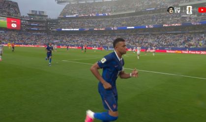 Partida é paralisada por conta da chuva em França x Iraque