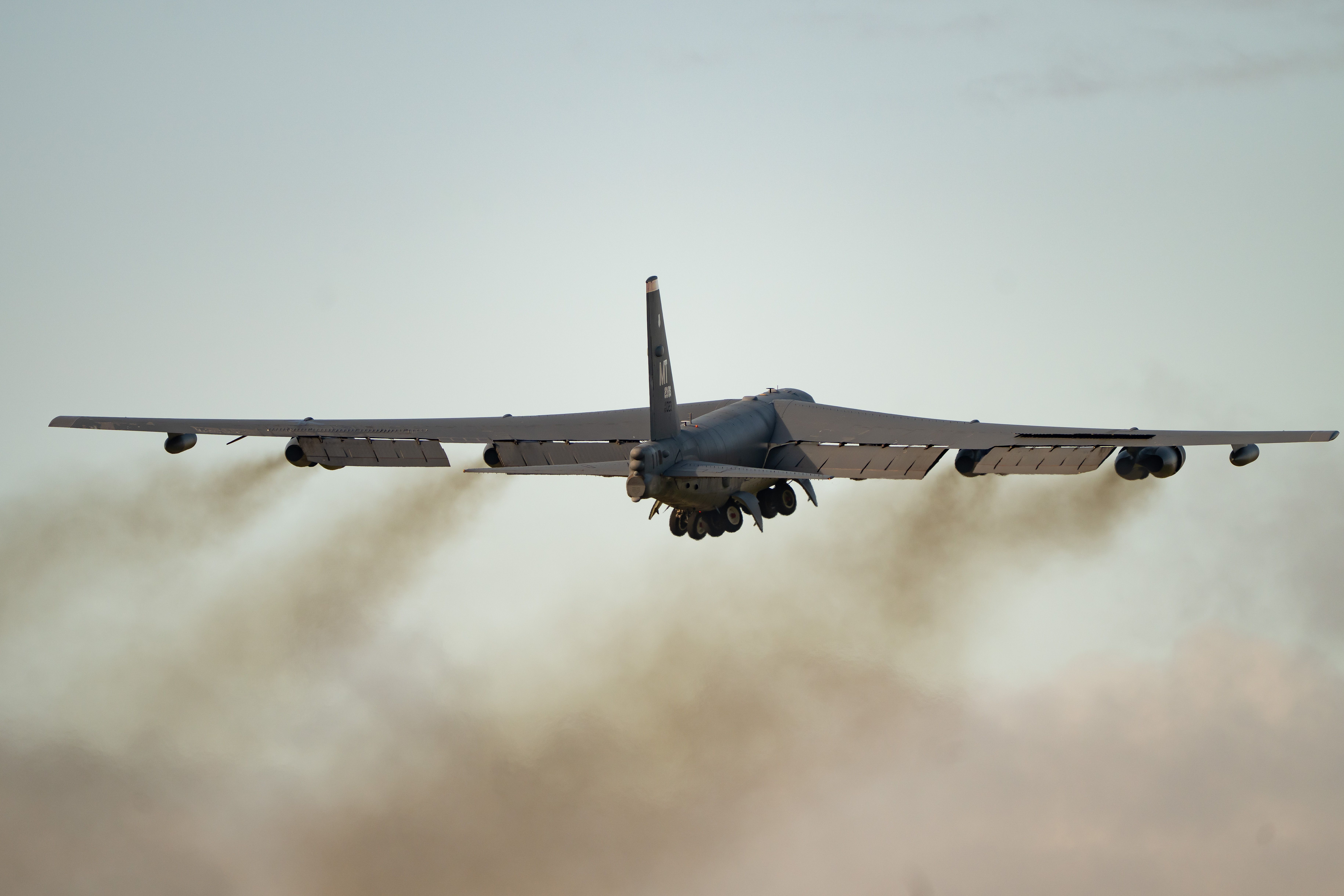 US Bombers Take Off From RAF Fairford