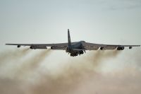 Saiba como funciona o bombardeiro B-52, que caiu em base aérea dos EUA