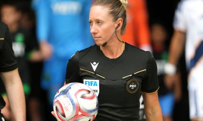Imagem de destaque do post: Tchéquia x África do Sul terá arbitragem feminina pela 1ª vez nesta Copa