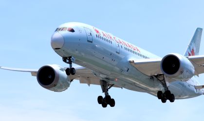 Avião da Air Canada chega ao Aeroporto Internacional Pearson de Toronto, em Mississauga, Ontário, em maio de 2026
