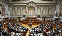 Em Portugal direita se alia à esquerda contra reforma das leis do trabalho