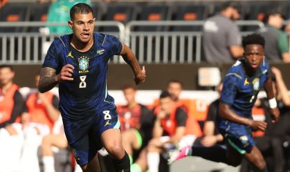 Imagem de destaque do post: Seleção: Bruno Guimarães exalta meio com Paquetá e avalia troca de sistema
