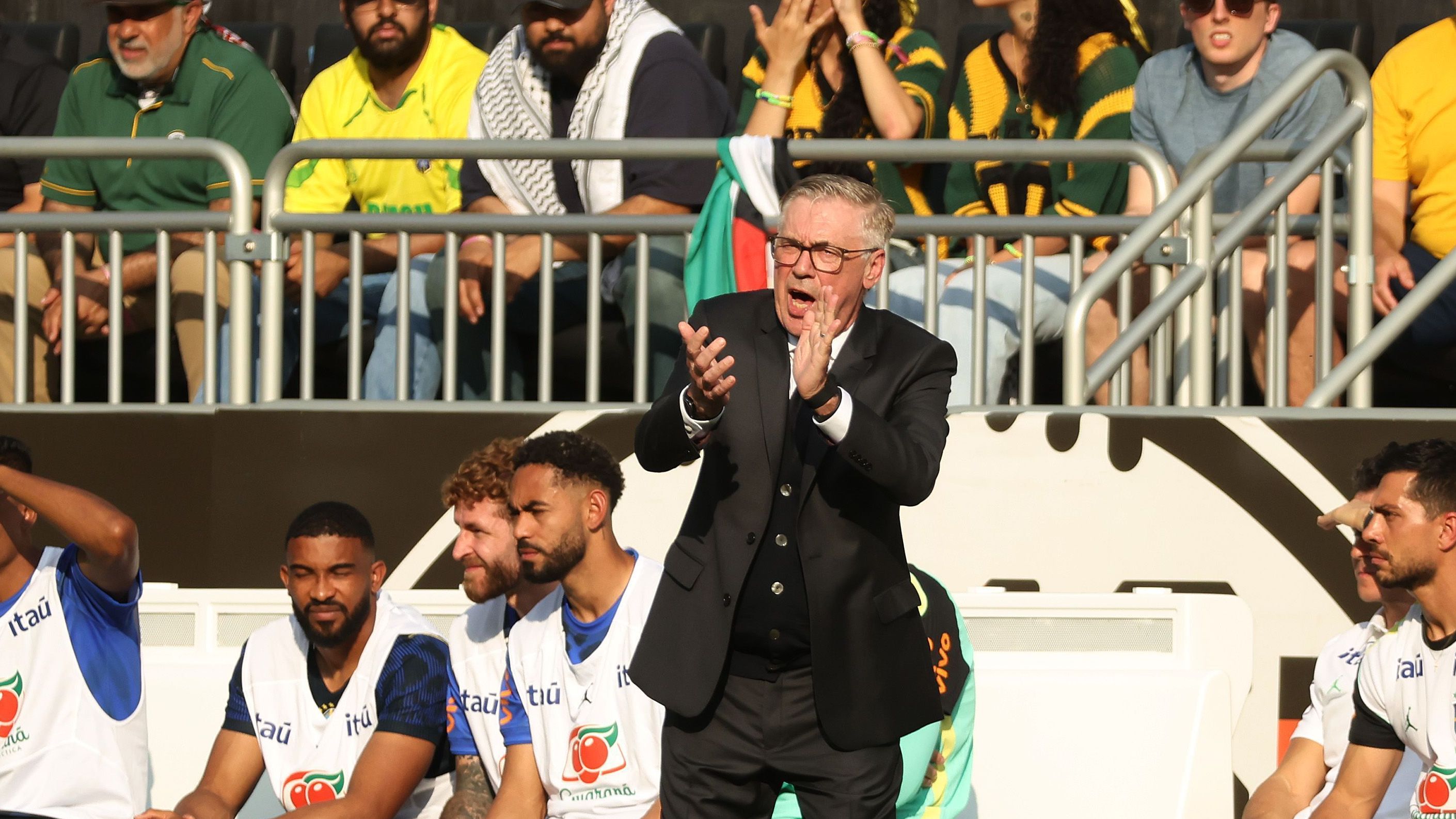 Carlo Ancelotti em amistoso contra Egito