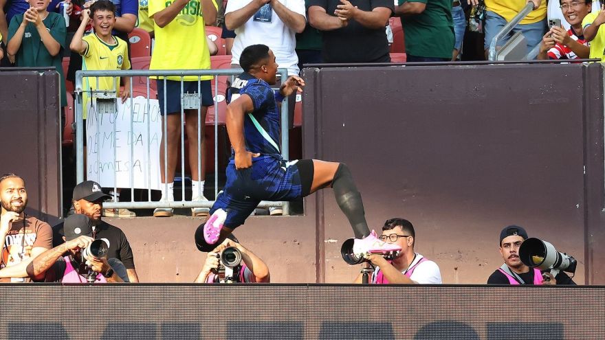 Wesley é cortado da Seleção Brasileira após lesão e está for