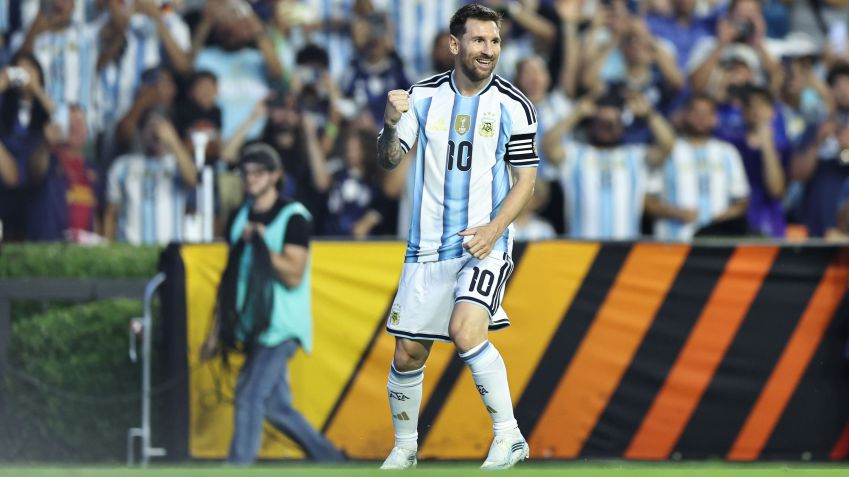 Messi marcou o segundo gol da Argentina contra a Islândia • Photo by Omar Vega/Getty Images