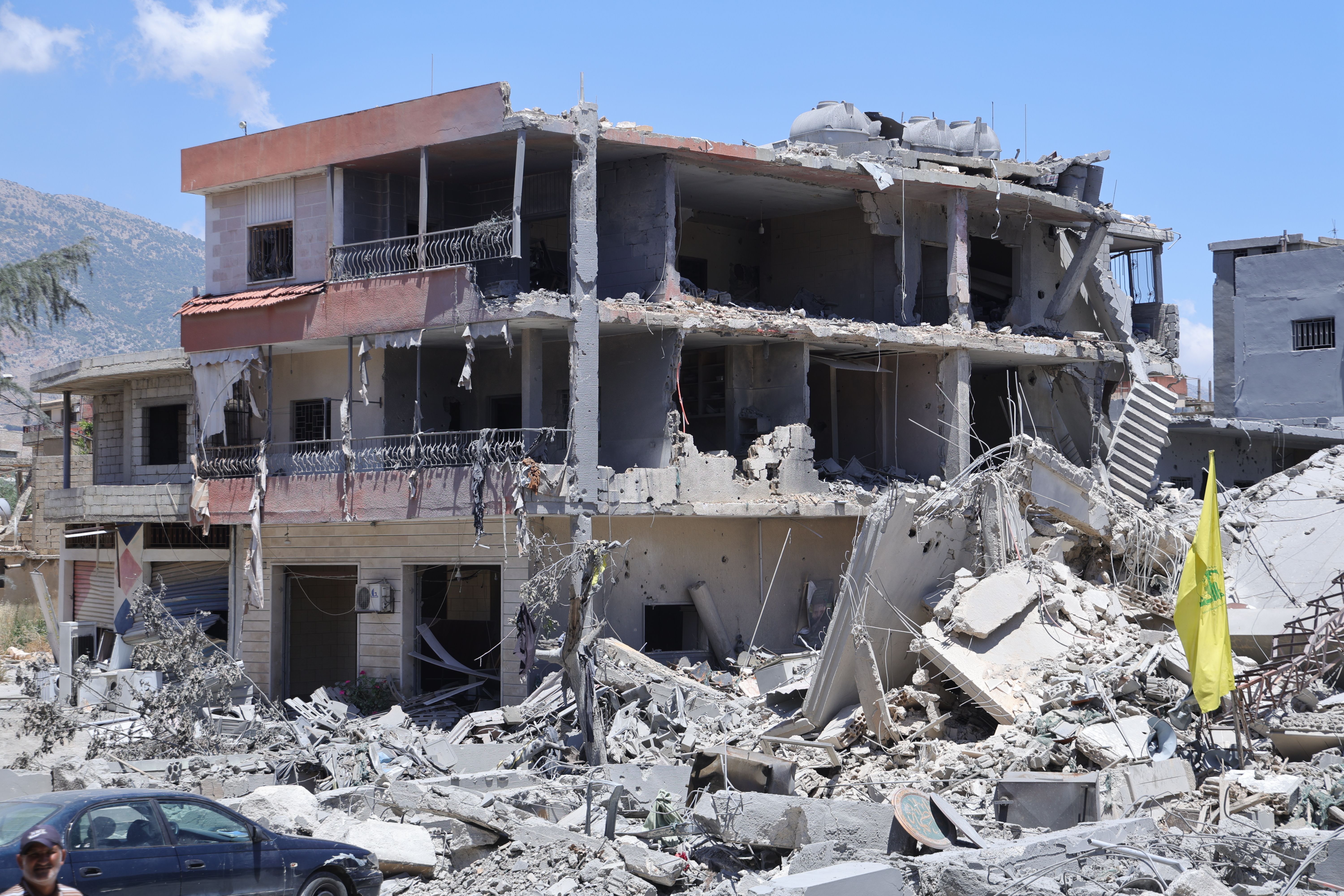 Vista da destruição causada por um ataque israelense na cidade de Sahmar, no Vale do Bekaa, Líbano, em 16 de junho de 2026