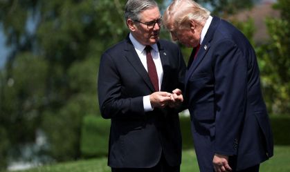 O presidente Trump participa da cúpula do G7 em Evian, França.