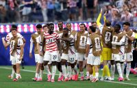 Com gols "brasileiros", Estados Unidos goleiam Paraguai em estreia na Copa