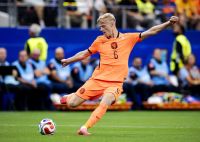 Em meio à Copa, holandês e espanhol são contratados por times da Inglaterra