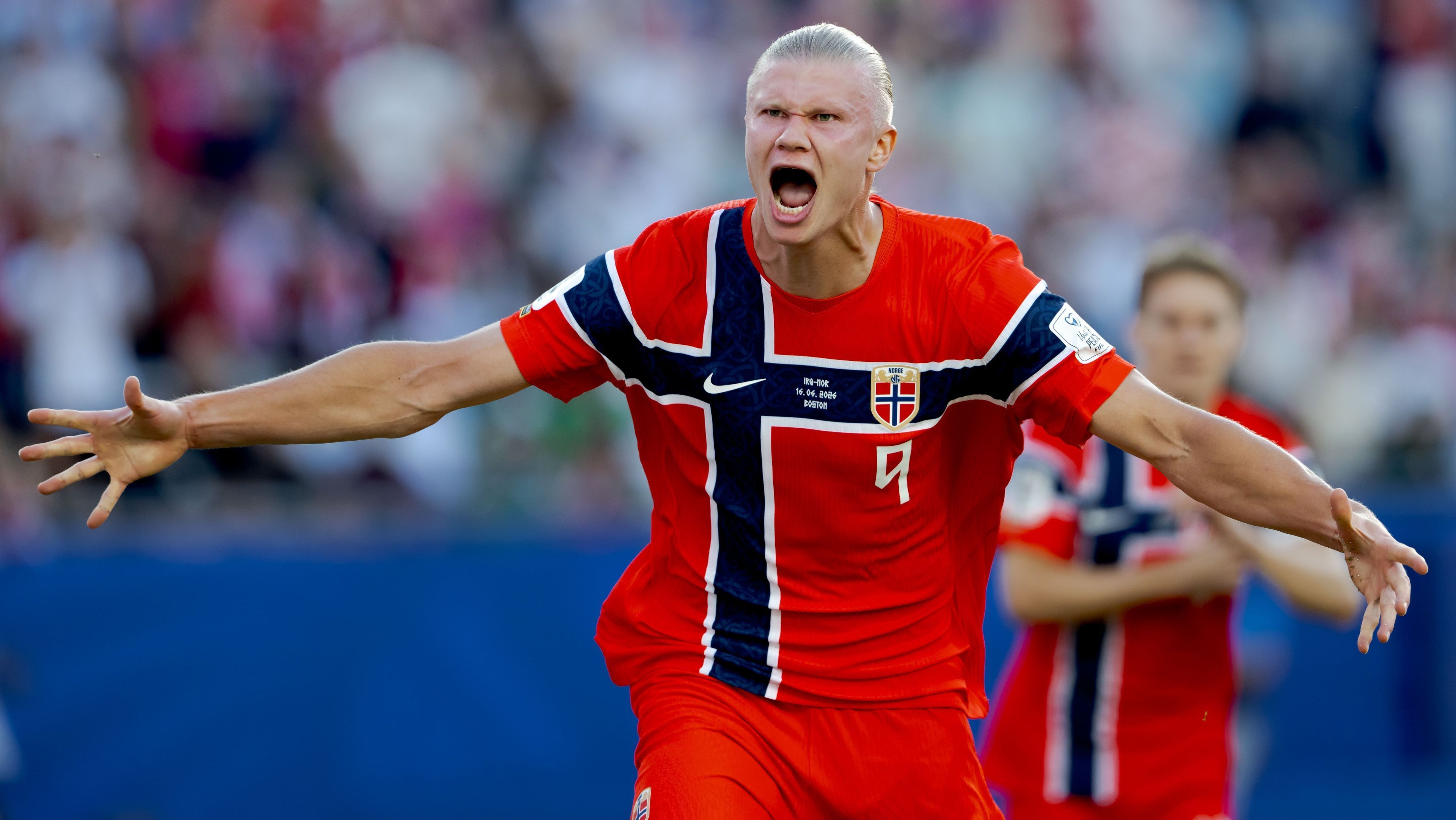Haaland comemora um dos gols que marcou na goleada da Noruega sobre o Iraque