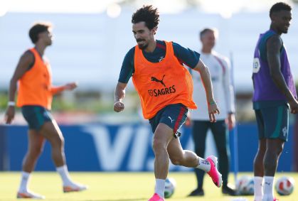 Vitinha admite força de Portugal na Copa, mas alerta: "No papel, nada vale"
