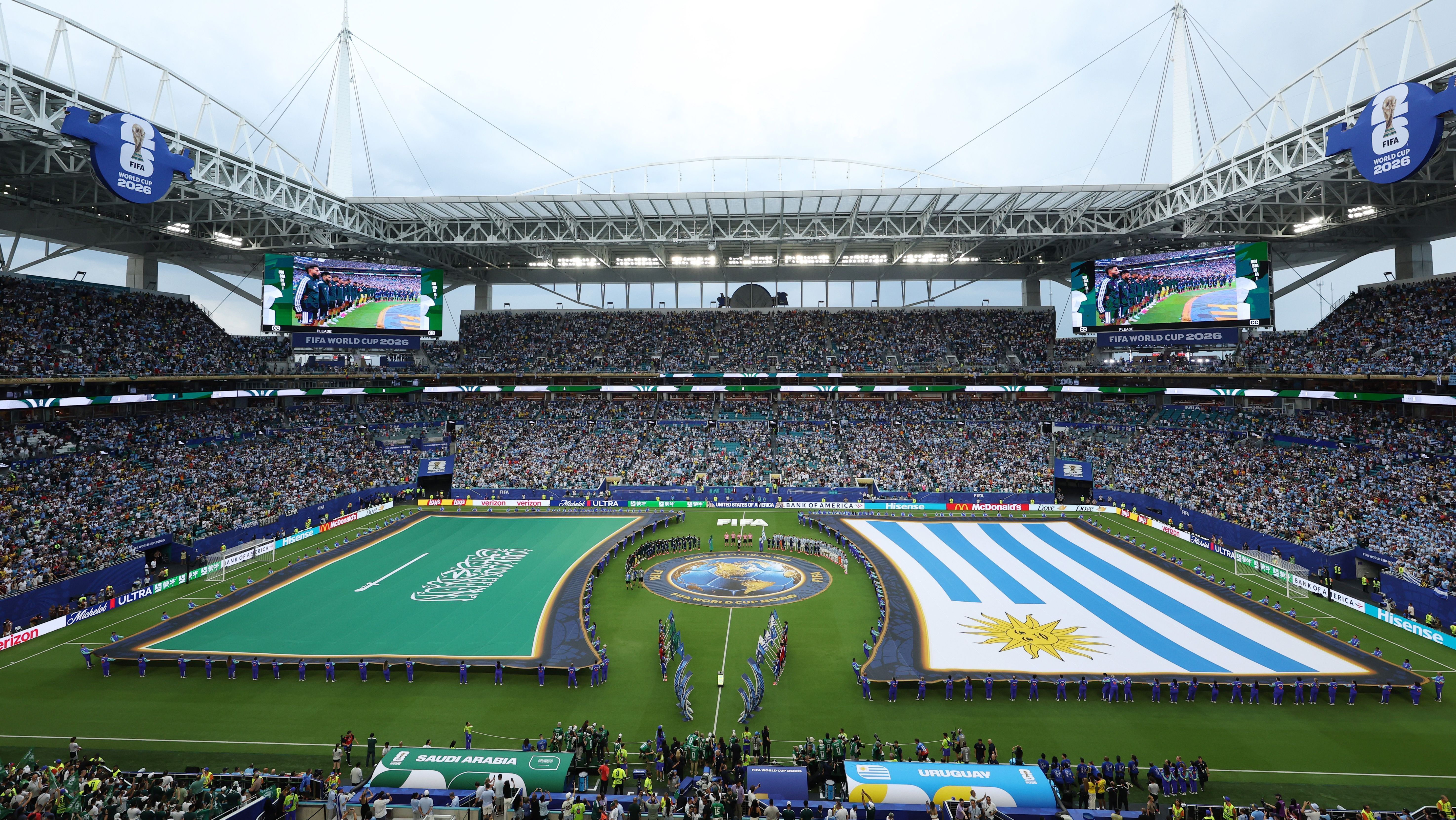 Arábia Saudita e Uruguai pela primeira rodada do grupo H da Copa do Mundo