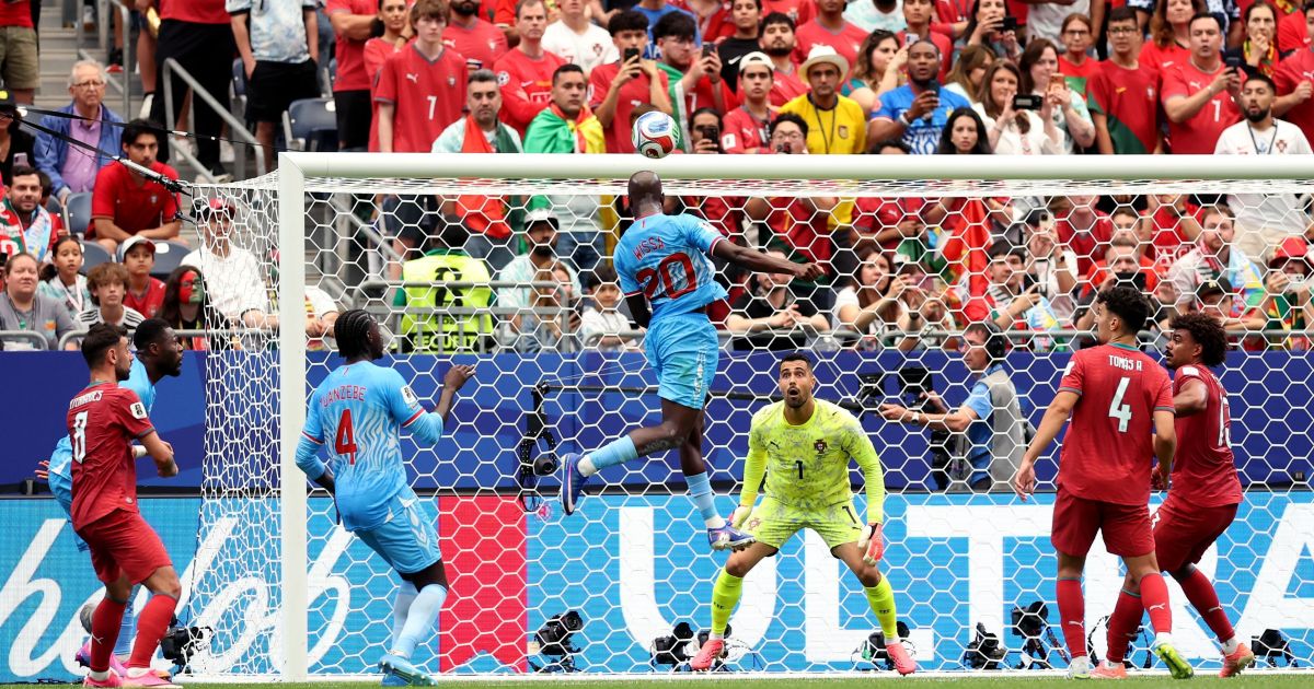 Atacante do Newcastle faz primeiro gol do RD Congo em Copas do Mundo